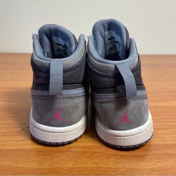 Jordan 1 High - Picture 5 of 9